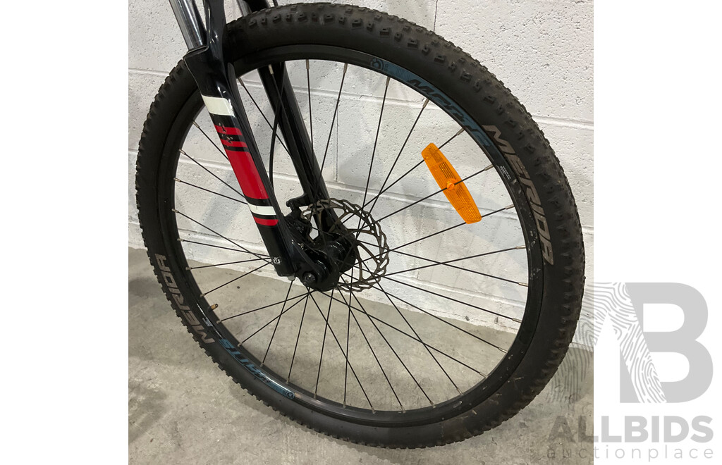 GIANT Talon Mountain Bike