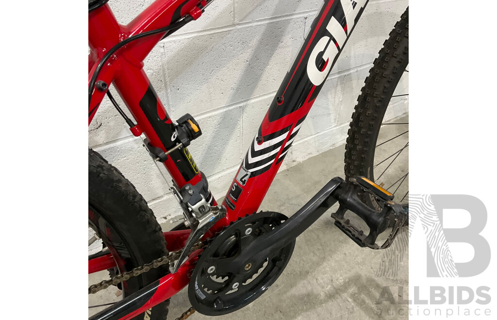 GIANT Talon Mountain Bike
