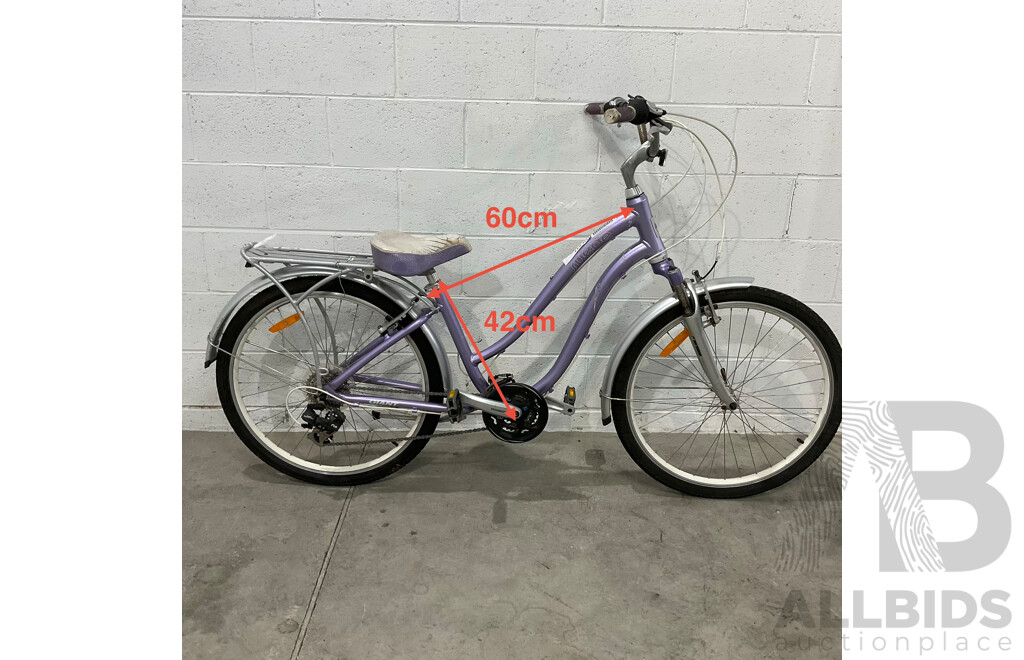 GIANT City Suede Ladies Commuter Bike