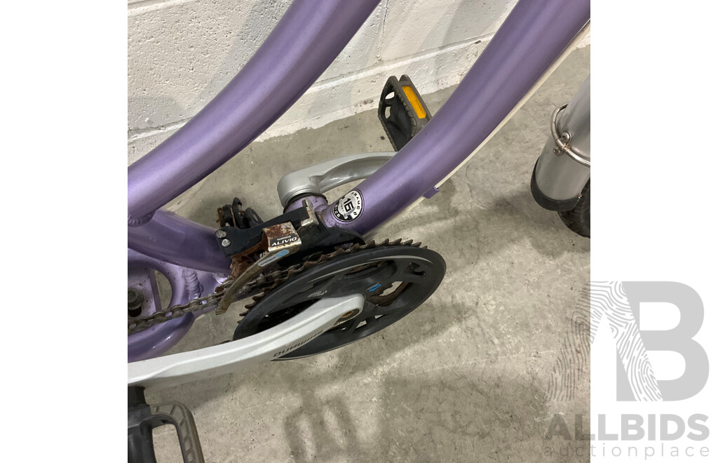 GIANT City Suede Ladies Commuter Bike