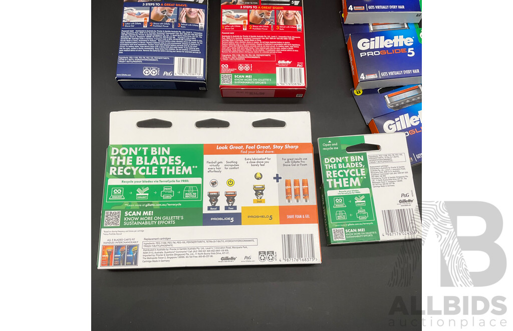 GILLETTE Pro Glide5 Razors (x2) and Razor Blade Refills (12 Pack 1x and 4 Pack  4x) - Lot of 7