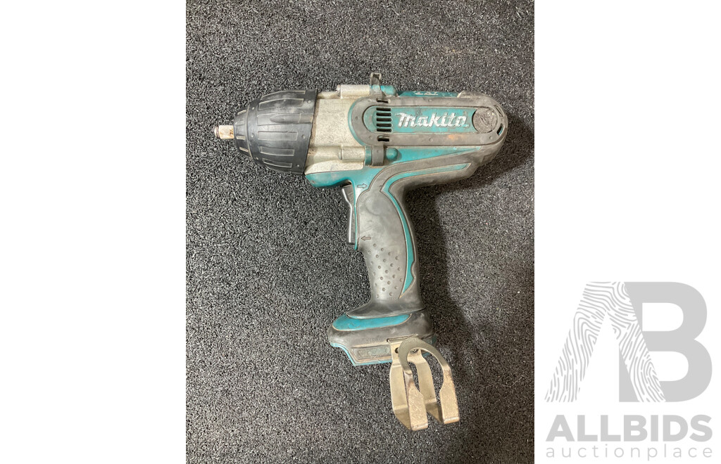 MAKITA 18V Impact Wrench (DTW450) - Skin Only