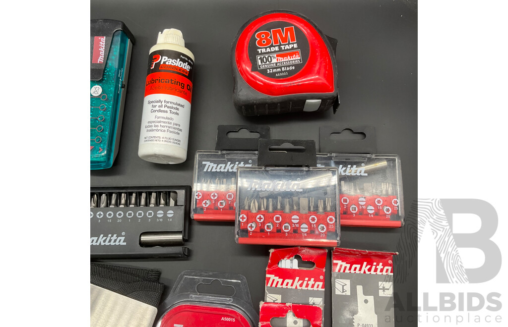 MAKITA 7.2V 1.0Ah Battery and Assorted Accessories and Detector - Lot of 19