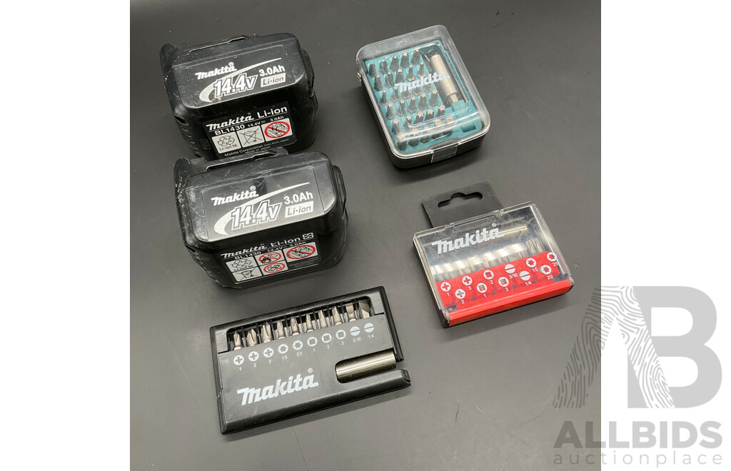 MAKITA 14.4V 3.0Ah Battery (2x) and Assorted Tool Accessories  - Lot of 5