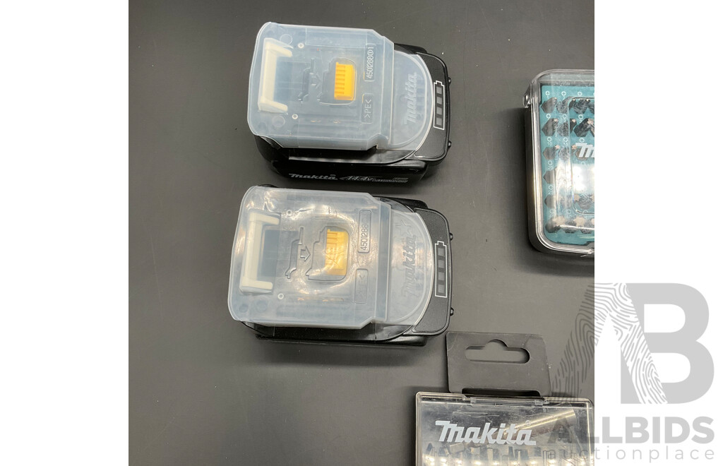 MAKITA 14.4V 1.5Ah Battery (2x) and Assorted Tool Accessories  - Lot of 8