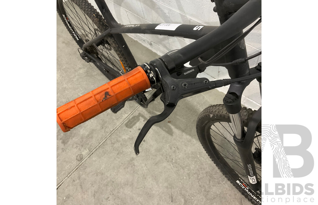 TREK Marlin 5 Mountain Bike