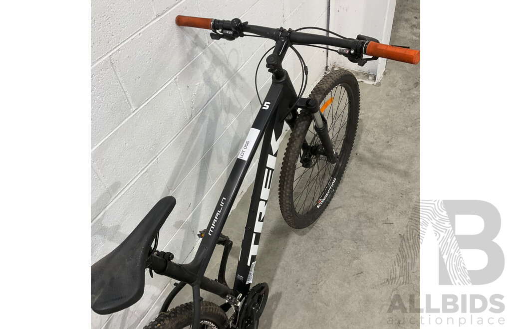 TREK Marlin 5 Mountain Bike
