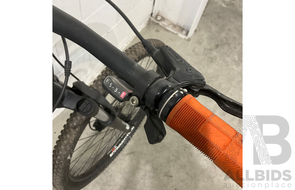 TREK Marlin 5 Mountain Bike