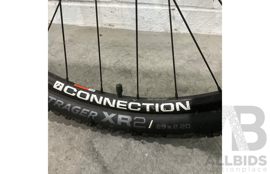 TREK Marlin 5 Mountain Bike