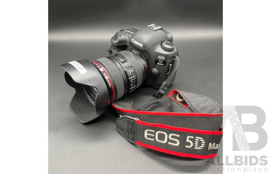 CANON EOS 5D Mark IV with CANON EF 20-105mm Lens
