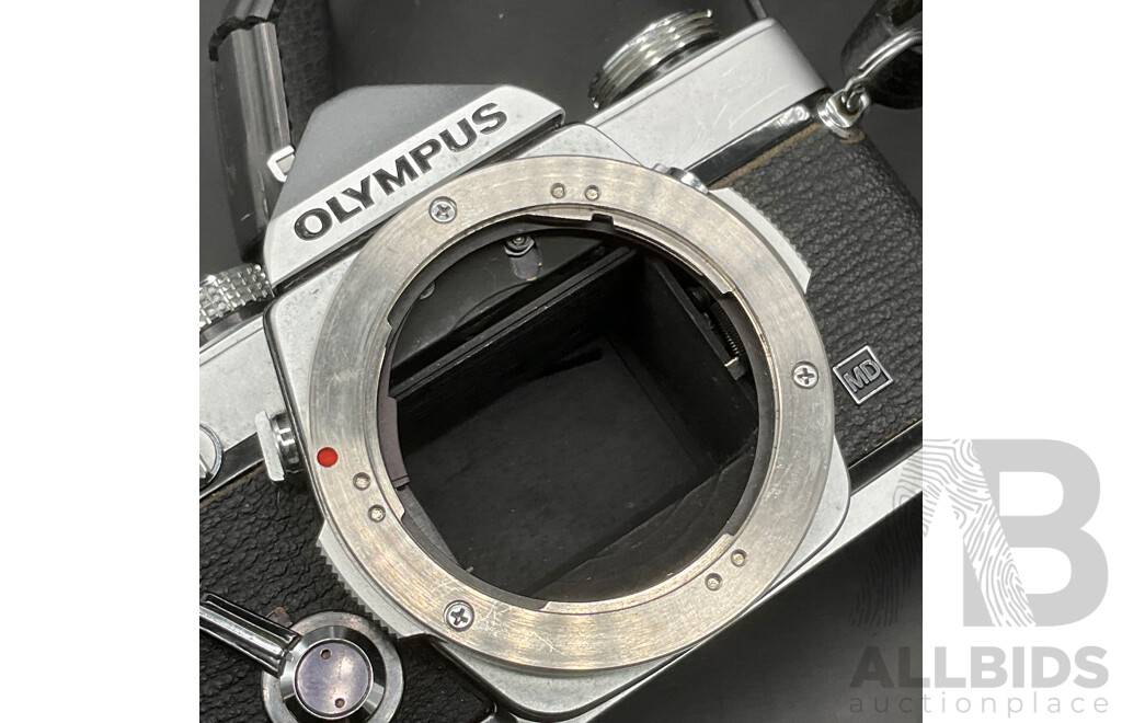 OLYMPUS OM-1 SLR Film Camera with G.Zuiko  50mm Lens and Case