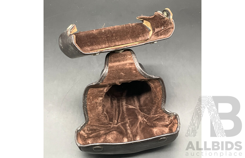 OLYMPUS OM-1 SLR Film Camera with G.Zuiko  50mm Lens and Case