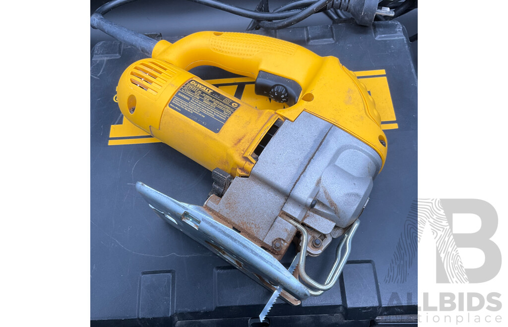 DeWALT (DW317) Corded Orbital Jigsaw