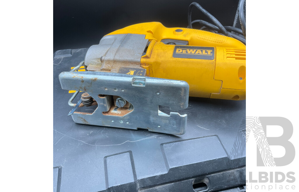 DeWALT (DW317) Corded Orbital Jigsaw