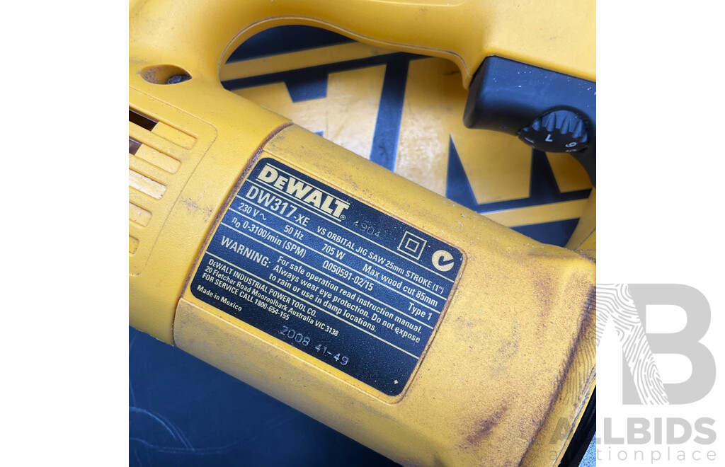 DeWALT (DW317) Corded Orbital Jigsaw