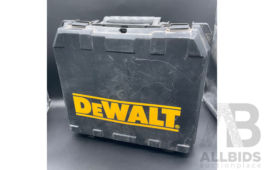 DeWALT (DW317) Corded Orbital Jigsaw