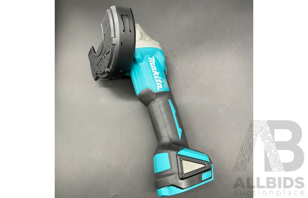 MAKITA 18V Angle Grinder ( DGA504) with 5.0Ah Battery and Battery Charger (DC18RC) and Led Torch  - Lot of 4