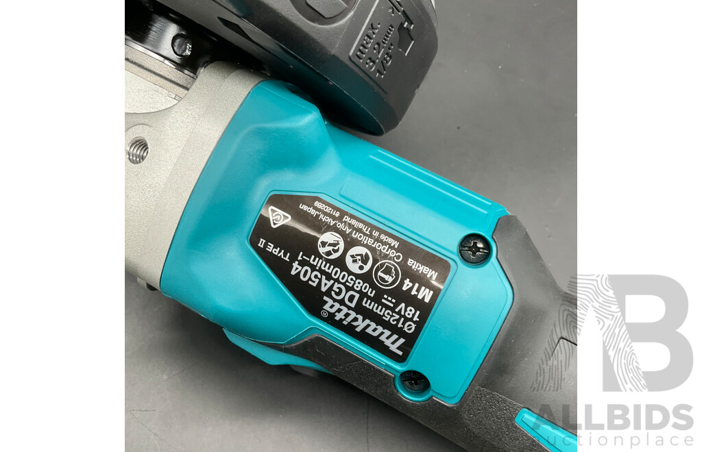 MAKITA 18V Angle Grinder ( DGA504) with 5.0Ah Battery and Battery Charger (DC18RC) and Led Torch  - Lot of 4
