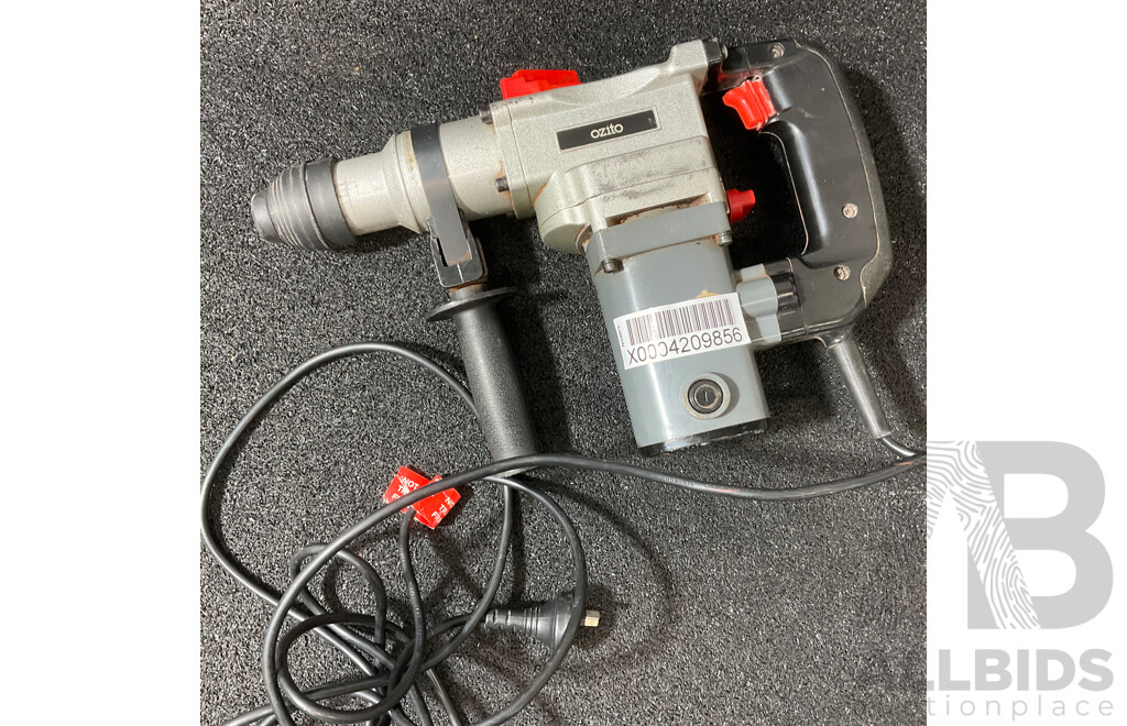OZITO Rotary Hammer Drill (RHG-550K)