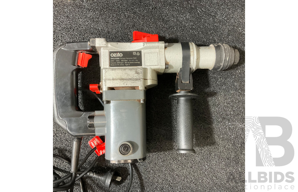 OZITO Rotary Hammer Drill (RHG-550K)