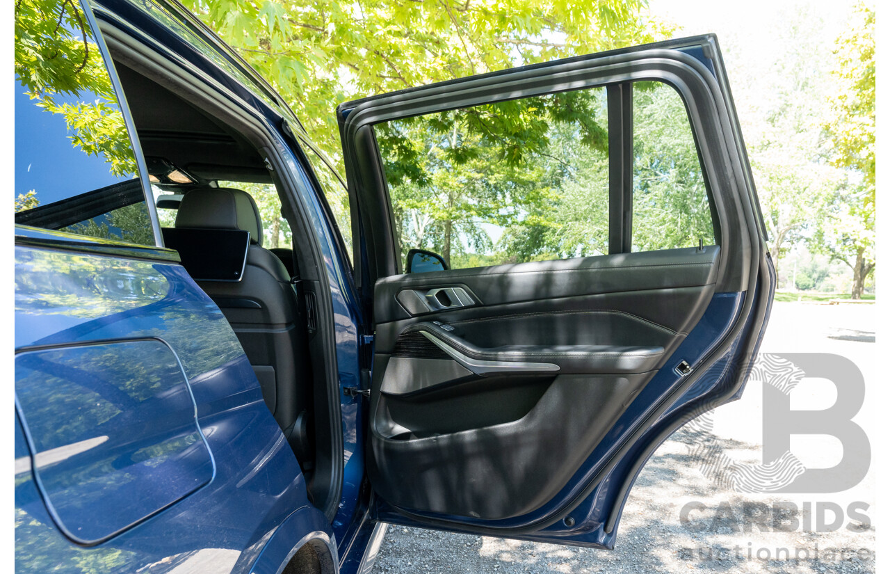 08/2020 BMW X7 M50i (AWD) G07 4d Wagon Phytonic Blue Metallic Twin Turbo V8 4.4L - 7 Seater