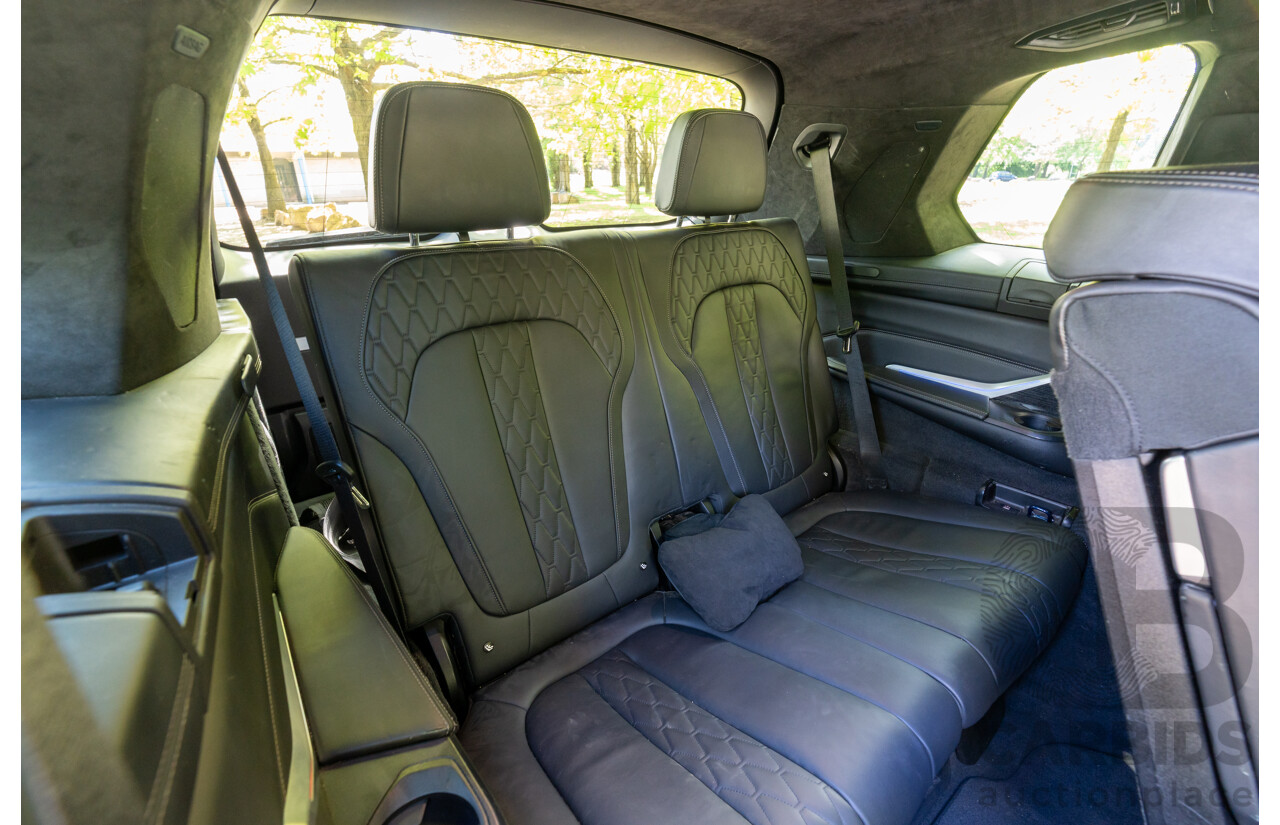 08/2020 BMW X7 M50i (AWD) G07 4d Wagon Phytonic Blue Metallic Twin Turbo V8 4.4L - 7 Seater