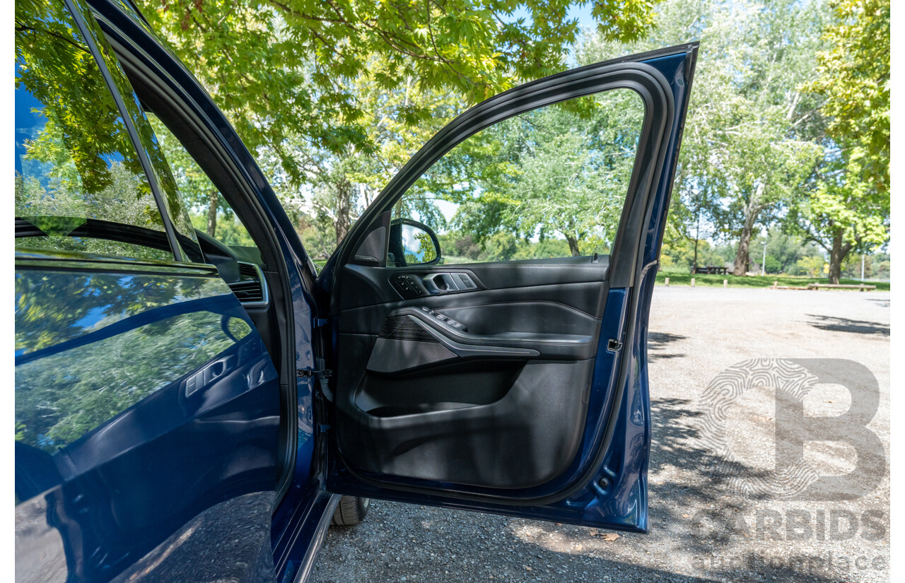 08/2020 BMW X7 M50i (AWD) G07 4d Wagon Phytonic Blue Metallic Twin Turbo V8 4.4L - 7 Seater