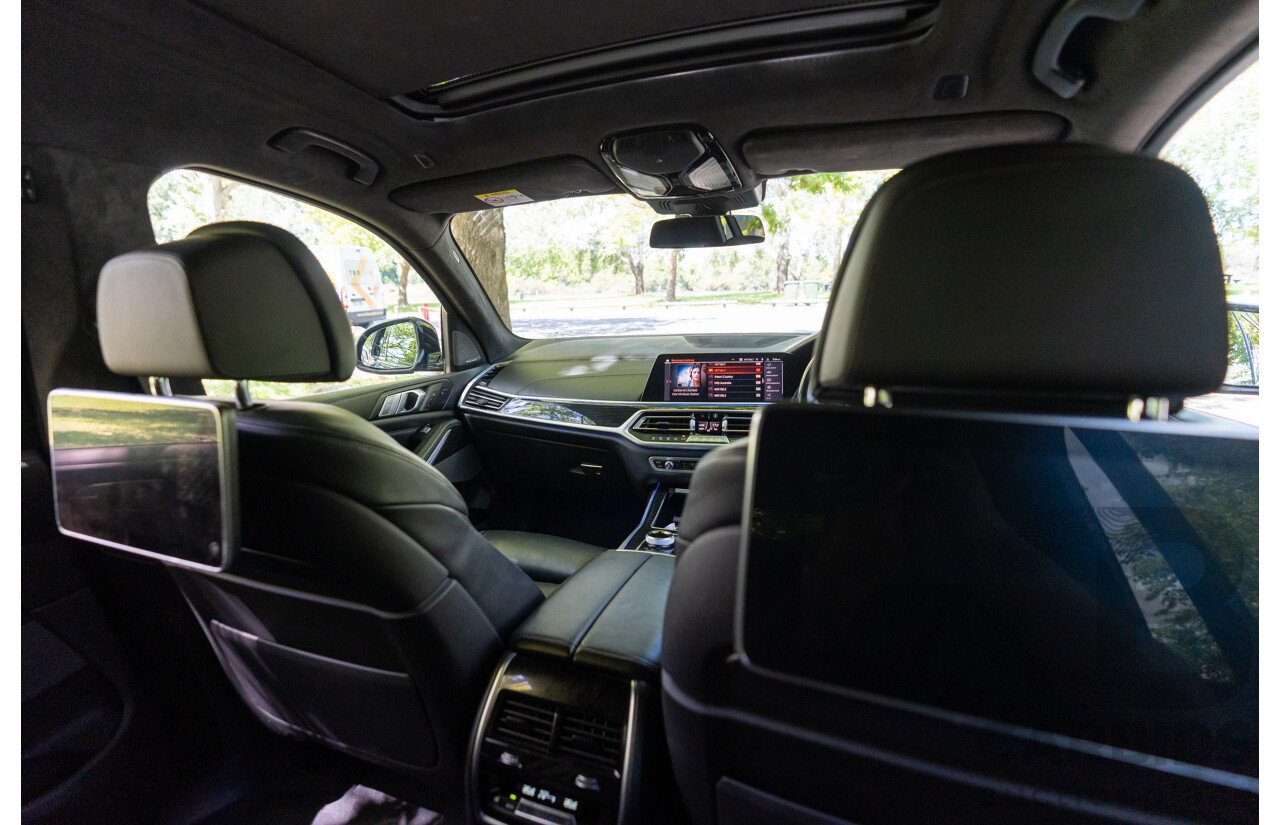08/2020 BMW X7 M50i (AWD) G07 4d Wagon Phytonic Blue Metallic Twin Turbo V8 4.4L - 7 Seater