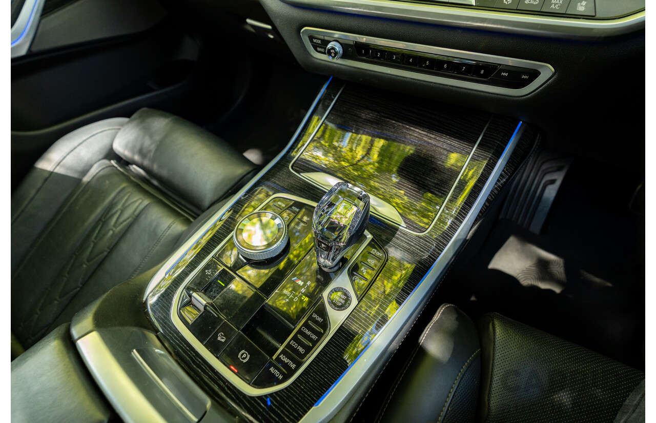 08/2020 BMW X7 M50i (AWD) G07 4d Wagon Phytonic Blue Metallic Twin Turbo V8 4.4L - 7 Seater