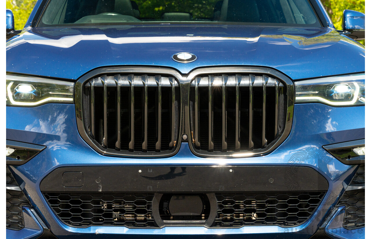08/2020 BMW X7 M50i (AWD) G07 4d Wagon Phytonic Blue Metallic Twin Turbo V8 4.4L - 7 Seater