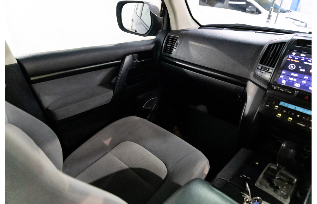 2/2008 Toyota Landcruiser GXL (4x4) VDJ200R 4d Wagon Ebony Black Turbo Diesel V8 4.5L