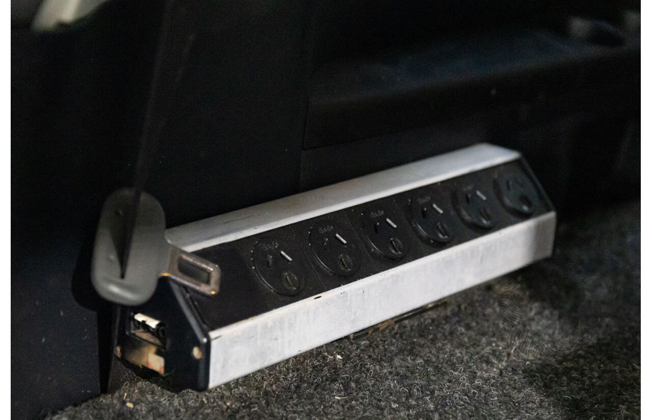 2/2008 Toyota Landcruiser GXL (4x4) VDJ200R 4d Wagon Ebony Black Turbo Diesel V8 4.5L