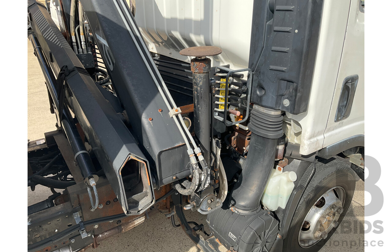 04/2010 Isuzu NPR 300 Medium (4x2) NH Tipper White Turbo Diesel 5.2L - Custom Hiab Crane/Tipper