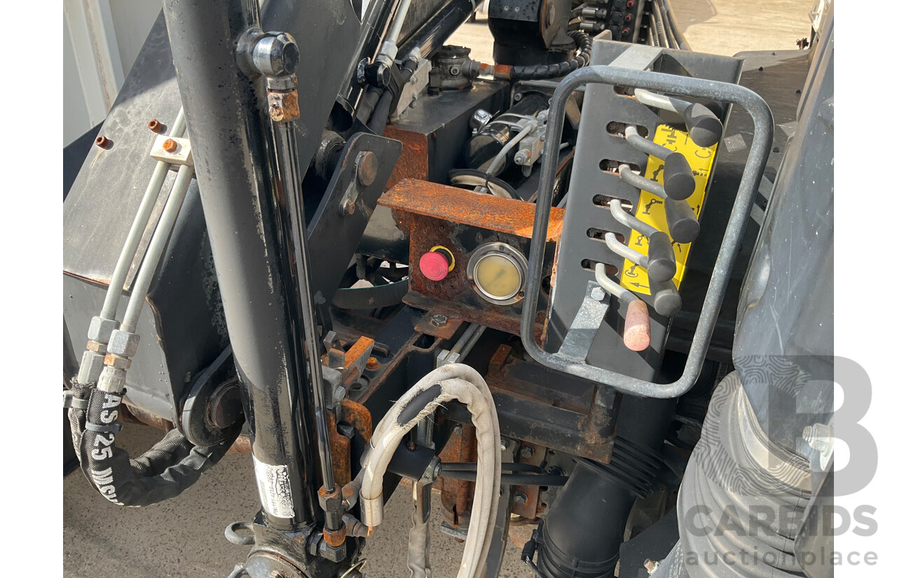 04/2010 Isuzu NPR 300 Medium (4x2) NH Tipper White Turbo Diesel 5.2L - Custom Hiab Crane/Tipper