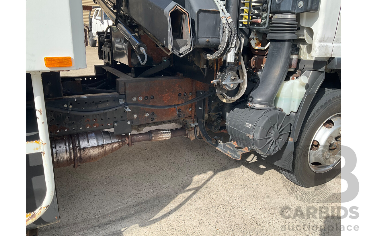 04/2010 Isuzu NPR 300 Medium (4x2) NH Tipper White Turbo Diesel 5.2L - Custom Hiab Crane/Tipper