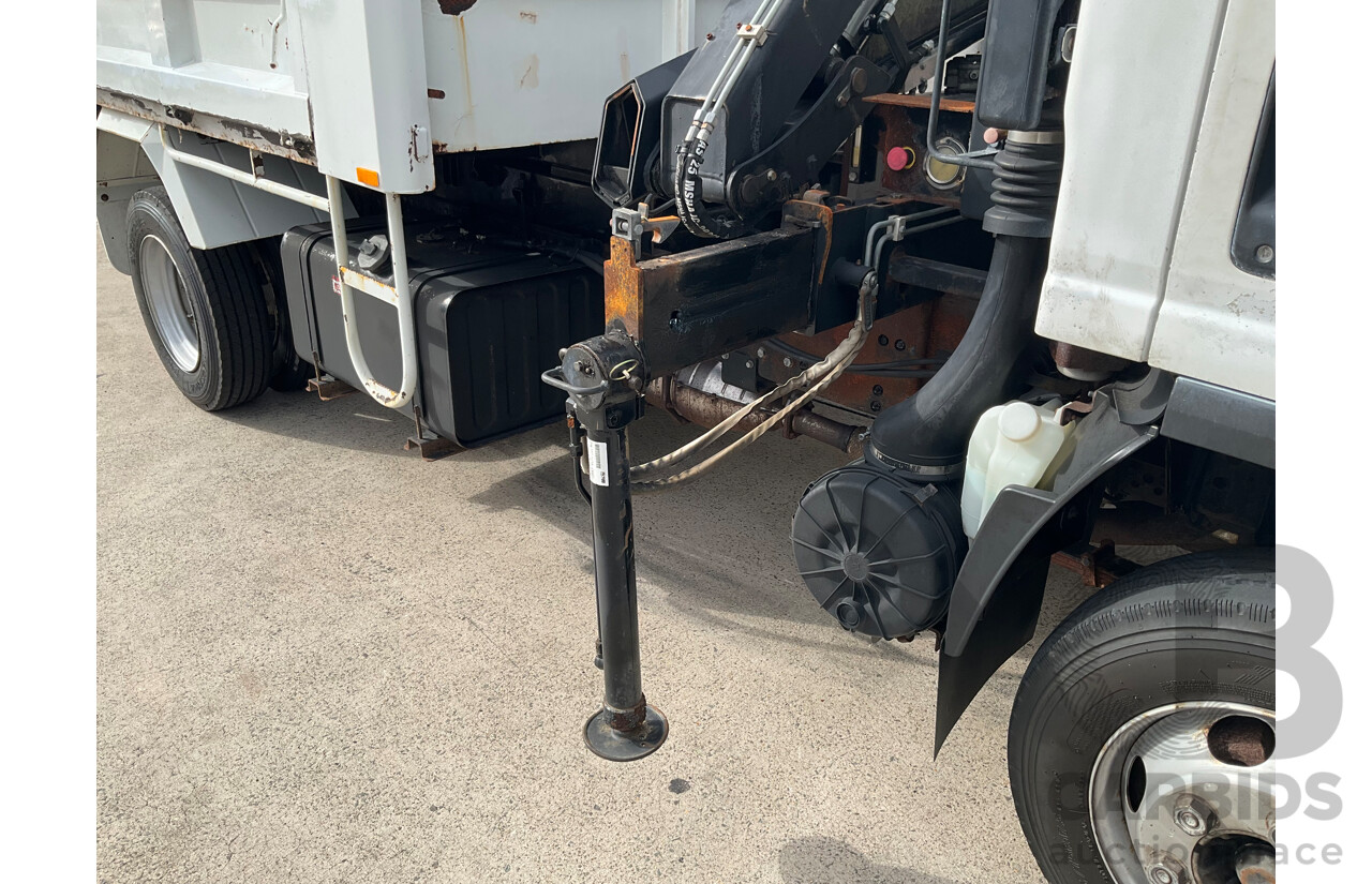 04/2010 Isuzu NPR 300 Medium (4x2) NH Tipper White Turbo Diesel 5.2L - Custom Hiab Crane/Tipper