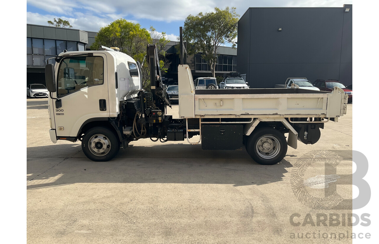 04/2010 Isuzu NPR 300 Medium (4x2) NH Tipper White Turbo Diesel 5.2L - Custom Hiab Crane/Tipper