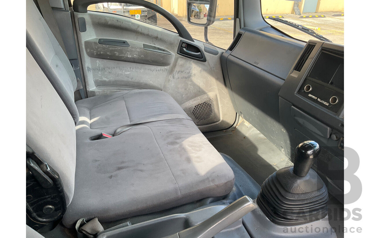 04/2010 Isuzu NPR 300 Medium (4x2) NH Tipper White Turbo Diesel 5.2L - Custom Hiab Crane/Tipper