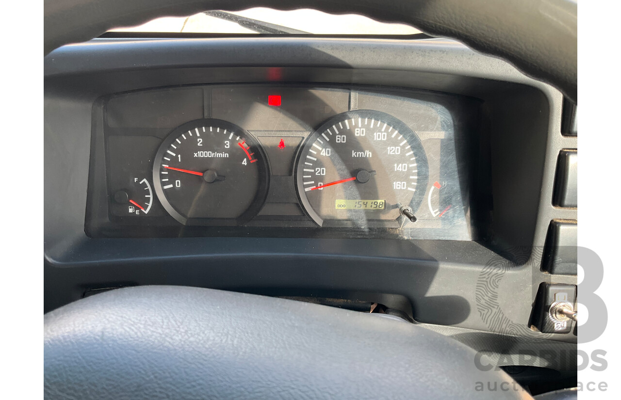 04/2010 Isuzu NPR 300 Medium (4x2) NH Tipper White Turbo Diesel 5.2L - Custom Hiab Crane/Tipper