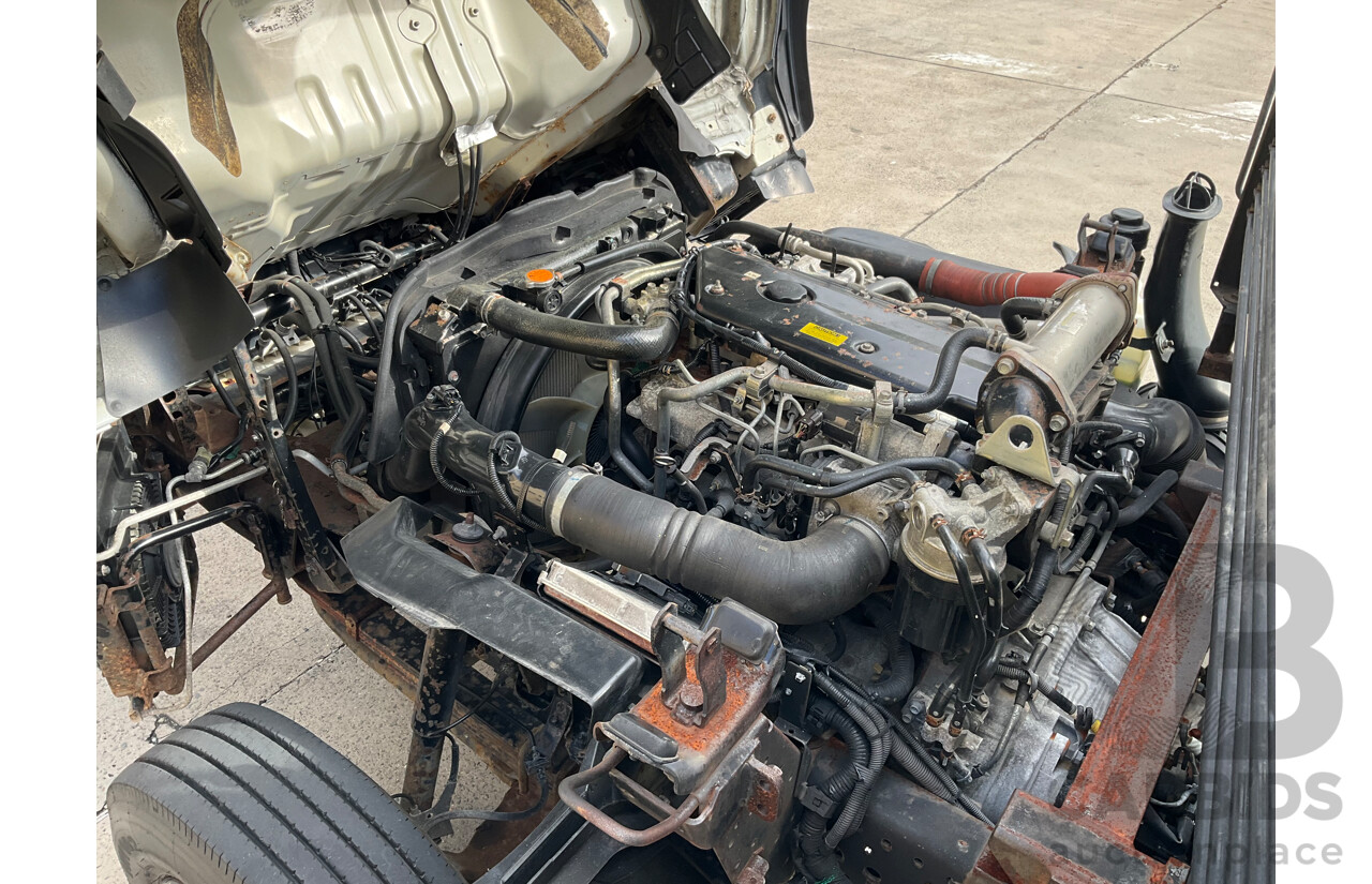 04/2010 Isuzu NPR 300 Medium (4x2) NH Tipper White Turbo Diesel 5.2L - Custom Hiab Crane/Tipper