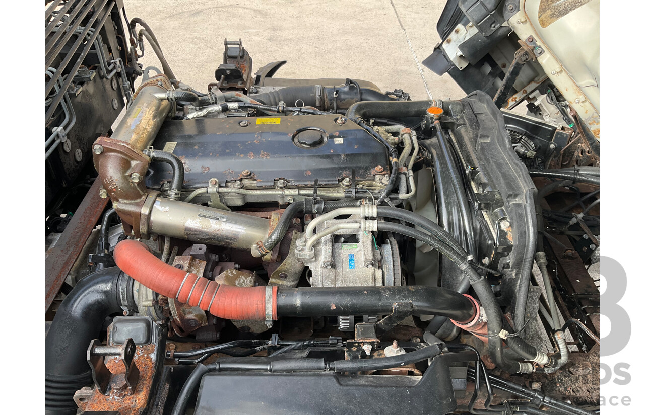 04/2010 Isuzu NPR 300 Medium (4x2) NH Tipper White Turbo Diesel 5.2L - Custom Hiab Crane/Tipper