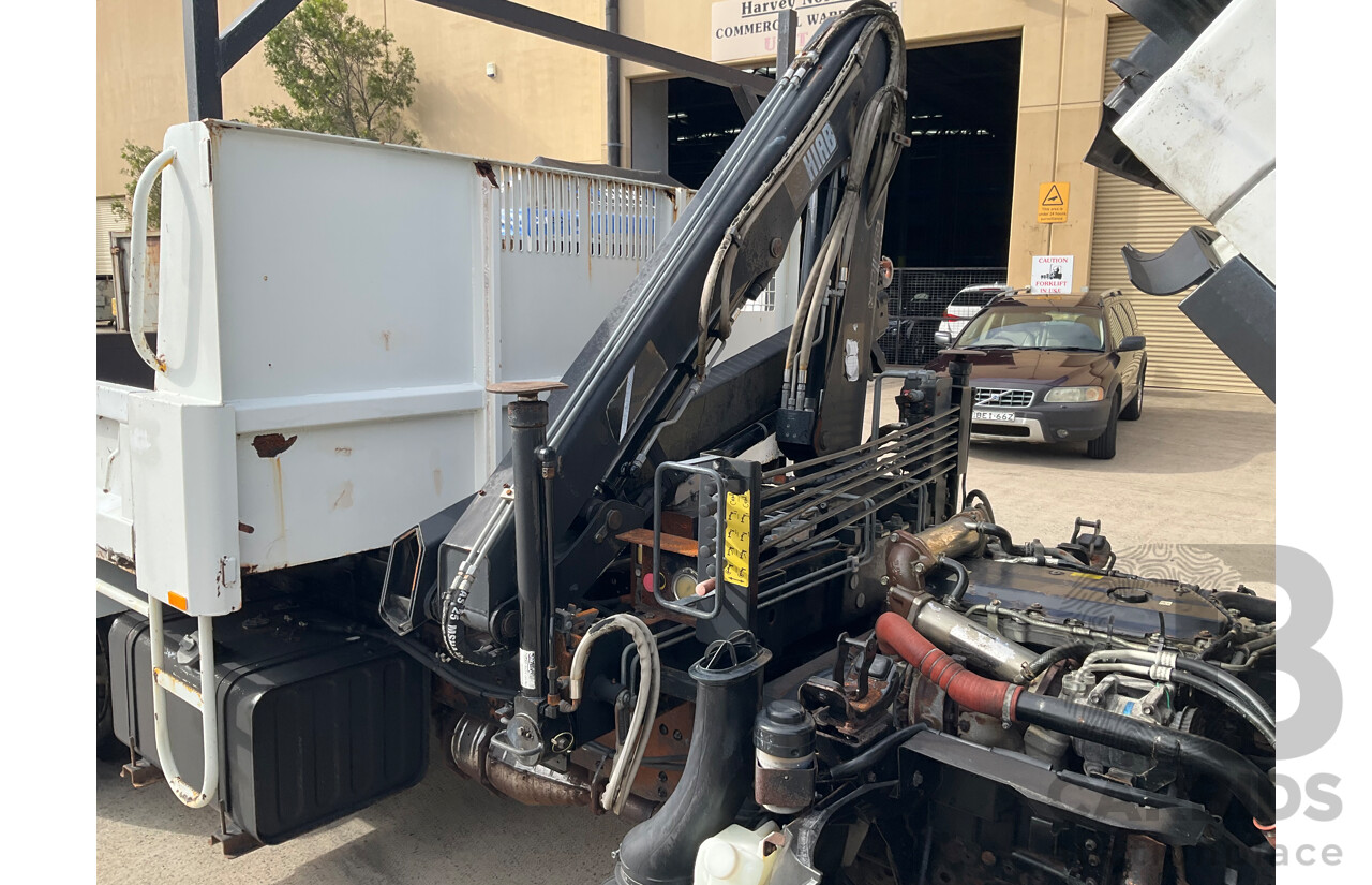04/2010 Isuzu NPR 300 Medium (4x2) NH Tipper White Turbo Diesel 5.2L - Custom Hiab Crane/Tipper