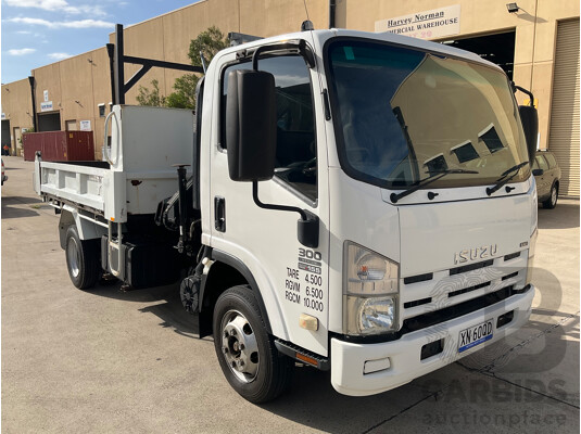 04/2010 Isuzu NPR 300 Medium (4x2) NH Tipper White Turbo Diesel 5.2L - Custom Hiab Crane/Tipper