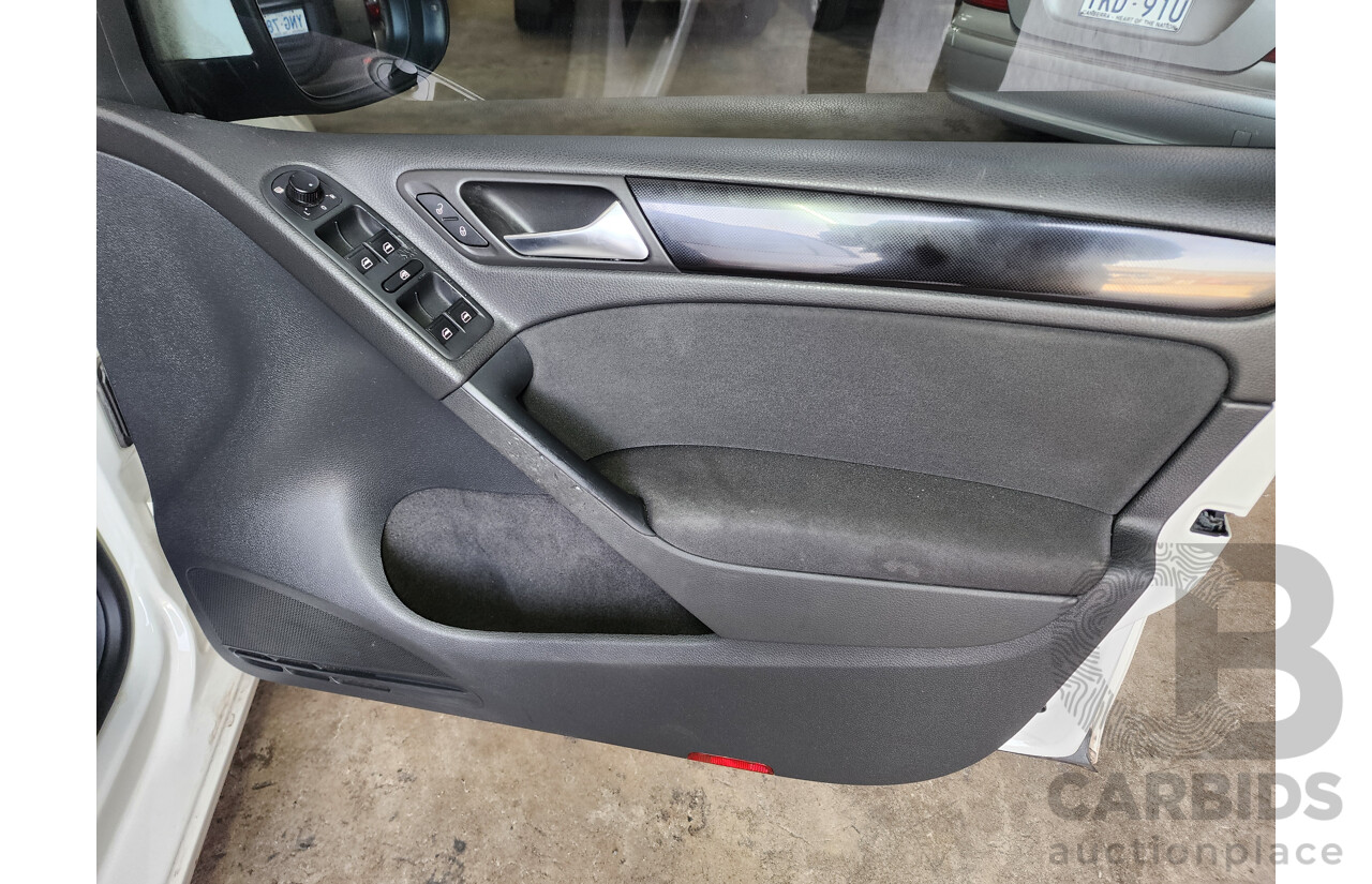 8/2010 Volkswagen Golf 118 TSI Comfortline 1K MY10 5d Hatchback White 1.4L