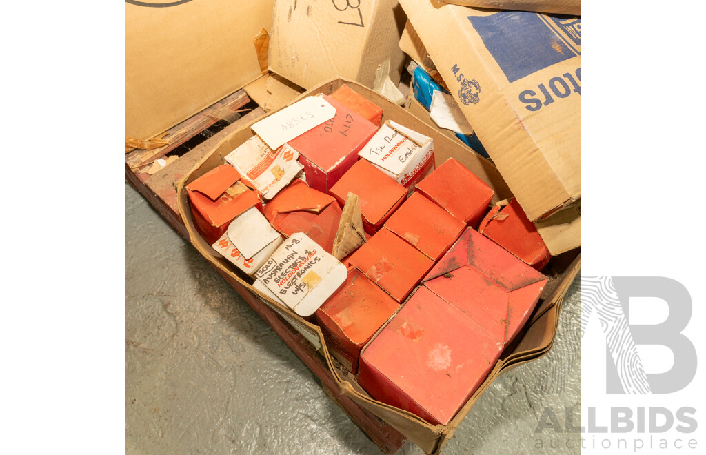 Pallet Lot of Various NOS Genuine GM Holden Parts
