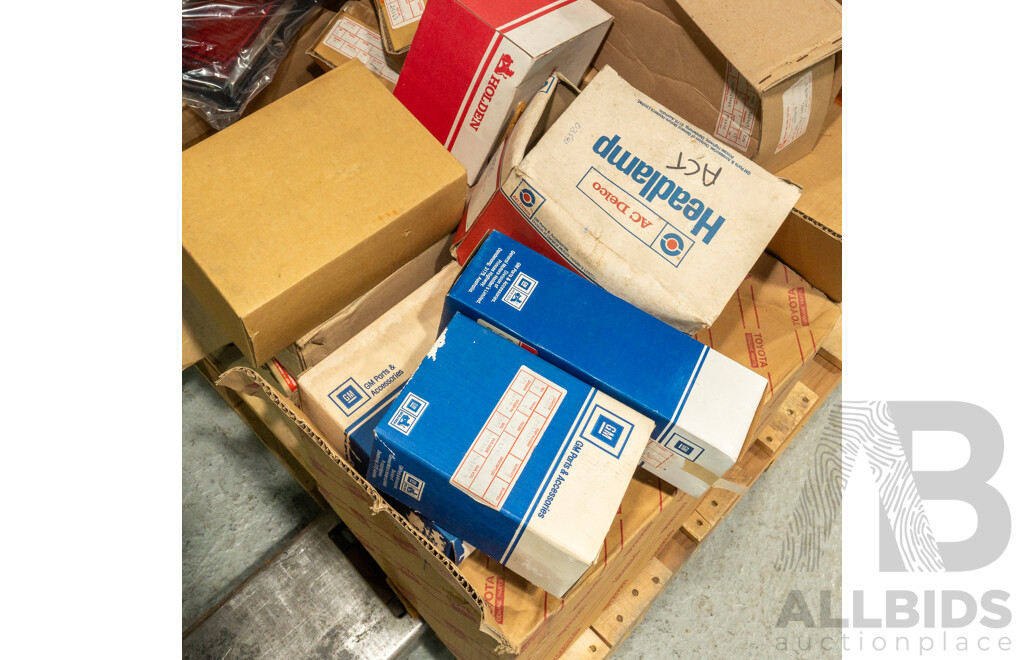 Pallet Lot of Various NOS Genuine GM Holden, Nissan and Isuzu Lenses