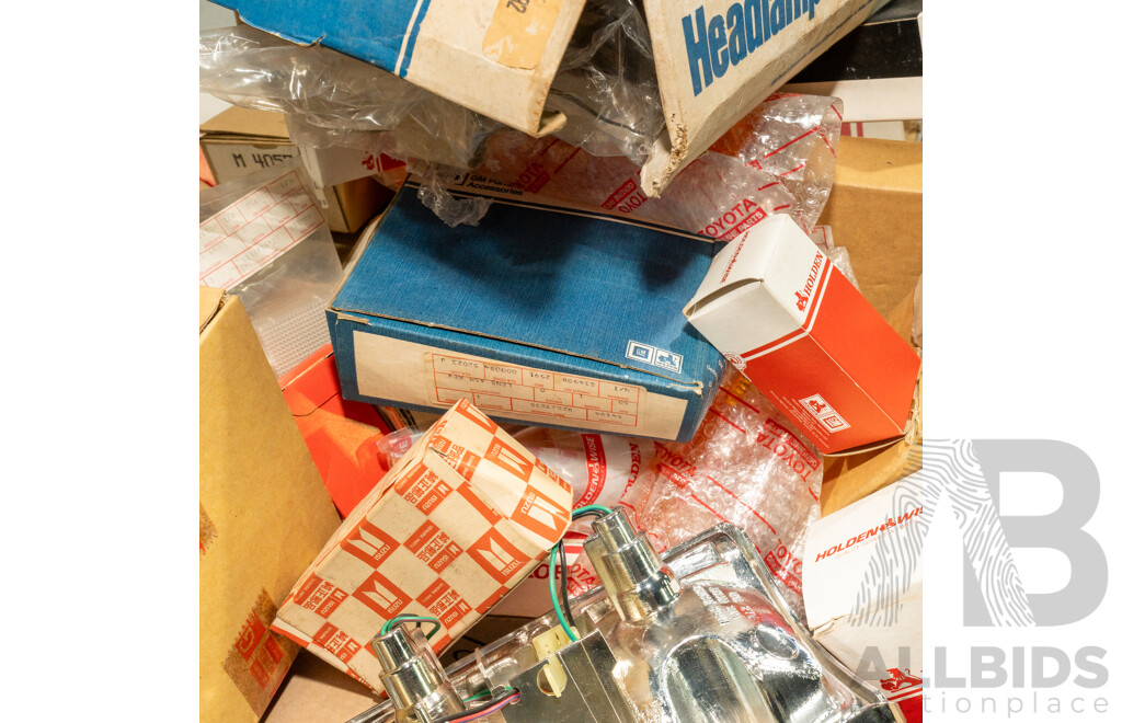 Pallet Lot of Various NOS Genuine GM Holden, Nissan and Isuzu Lenses