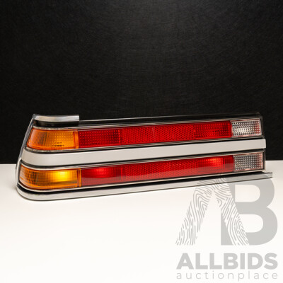 NOS Genuine Holden WB Statesman Left Hand Rear Tail Light in Housing