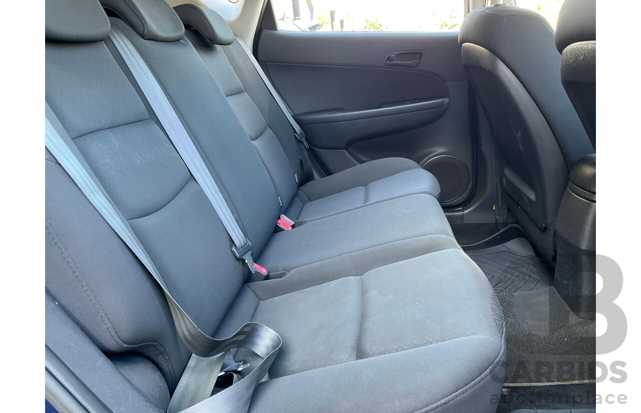 12/2011 Hyundai i30 SX FD MY11 5d Hatchback Blue 2.0L