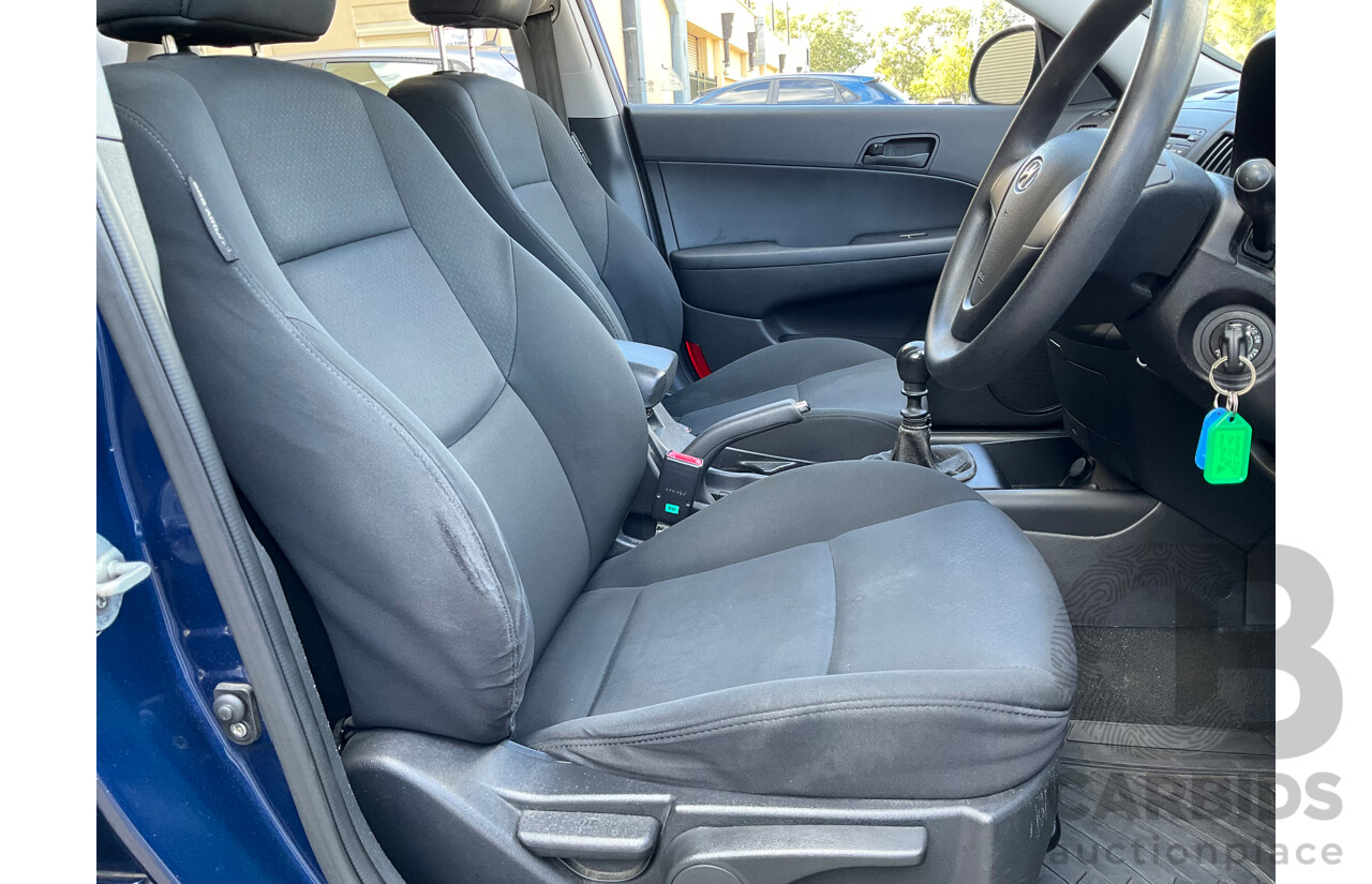 12/2011 Hyundai i30 SX FD MY11 5d Hatchback Blue 2.0L